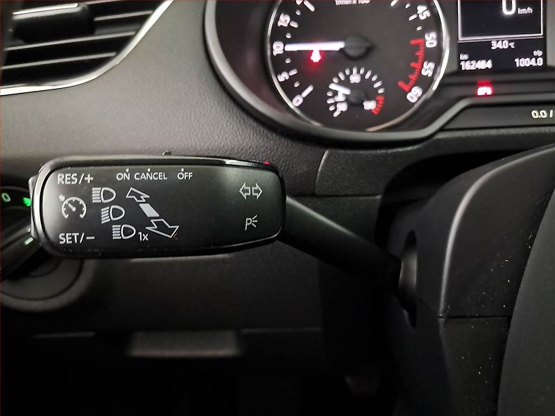 Škoda Octavia (2015) 1.6 TDI, Tempomat - fotka 18 z 19