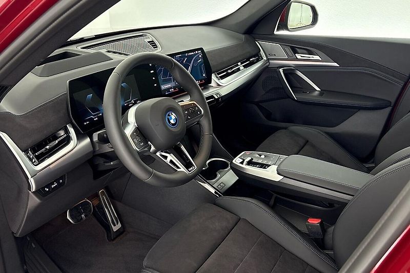 BMW iX1 xDrive30 - fotka 6 z 23