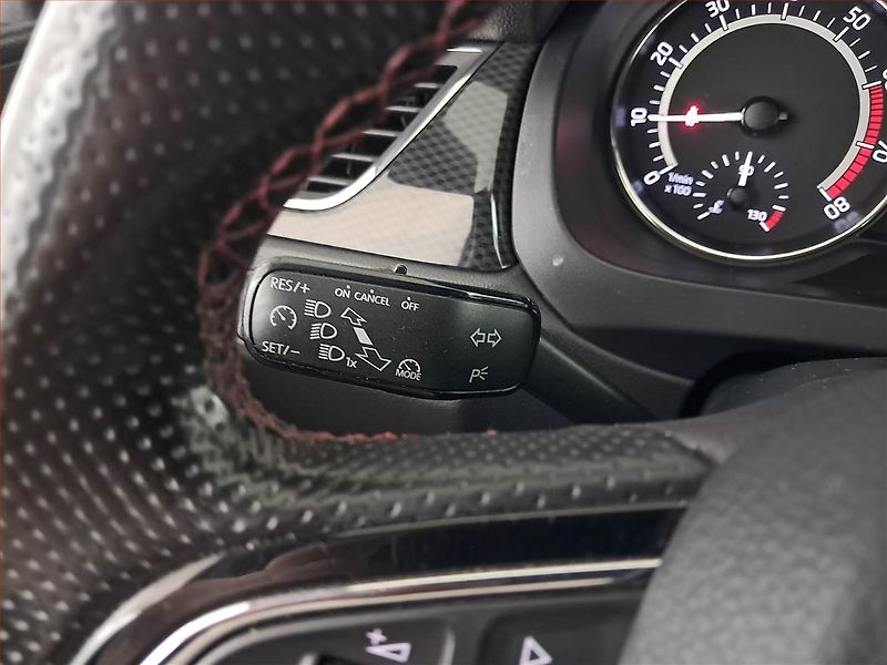 Škoda Rapid (2017) Spaceback 1.0 TSI, Navi - fotka 18 z 20