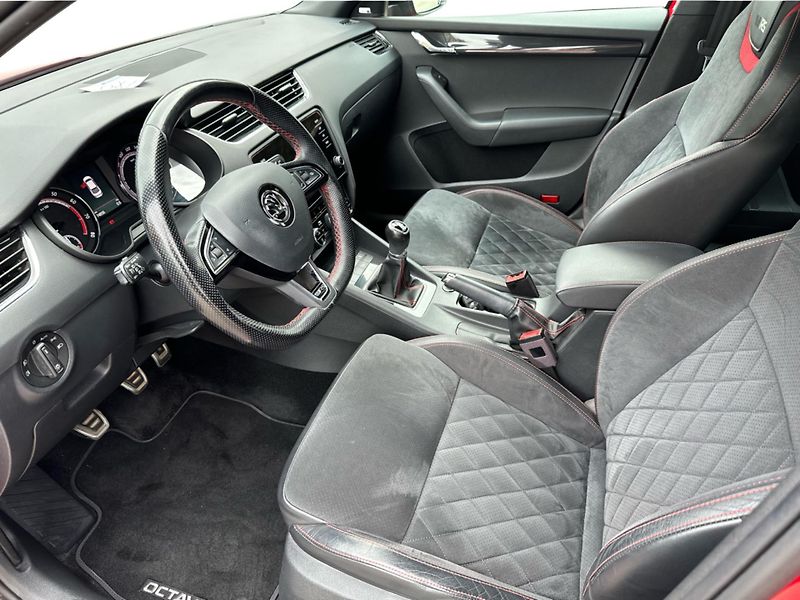 Škoda Octavia RS 2.0FSI 169KW - fotka 11 z 22