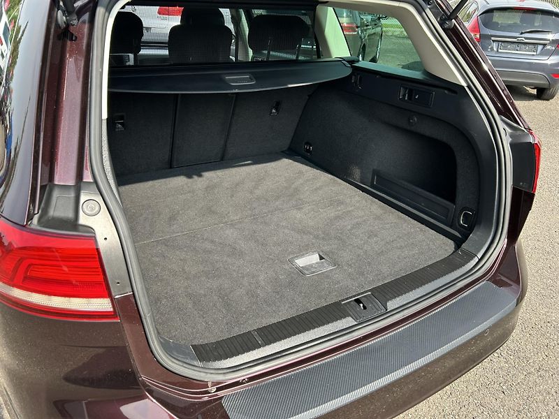 Volkswagen Passat (2018) 2,0TDI Comfortline TOP!!! - fotka 18 z 27