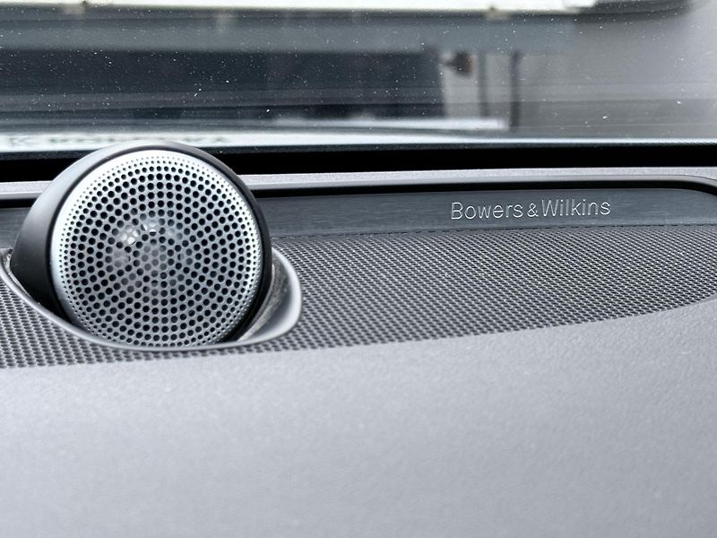 Volvo V60 CC D4 AWD // B&W // REZERVACE - fotka 44 z 44
