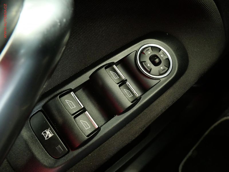 Ford Mondeo (2010) 2.0 TDCi, AC, TZ - fotka 14 z 22