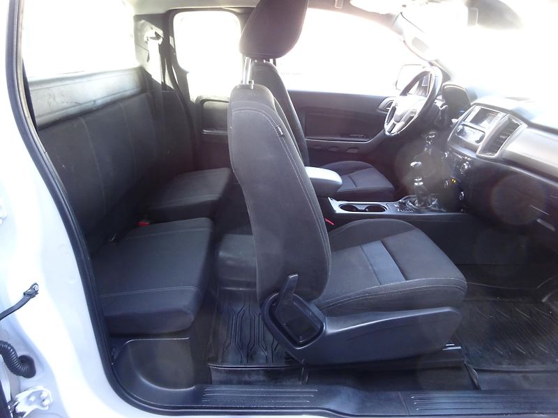 Ford Ranger XLT - fotka 25 z 35