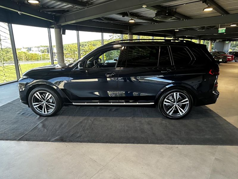 BMW X7 (2024) xDrive 40i M Paket  - fotka 7 z 21