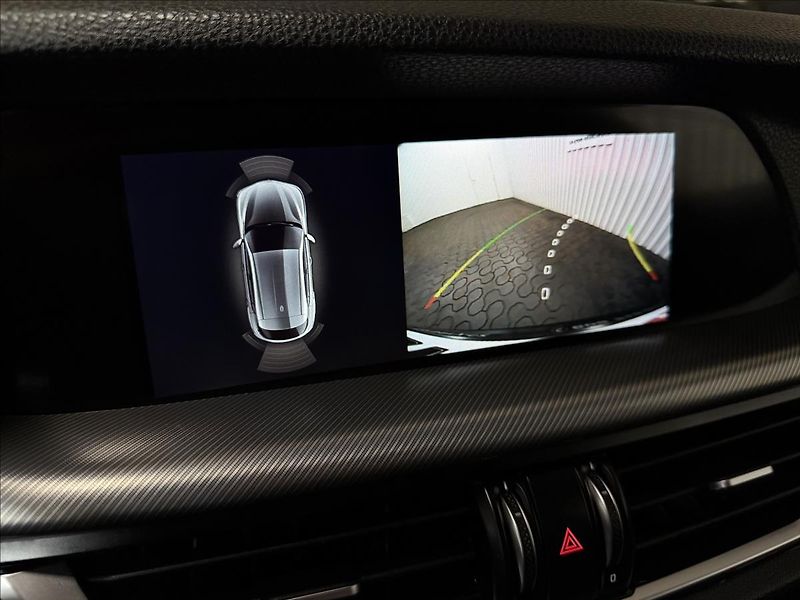 Alfa Romeo Stelvio VELOCE 206kW Q4 PANO LED R21 - fotka 28 z 41