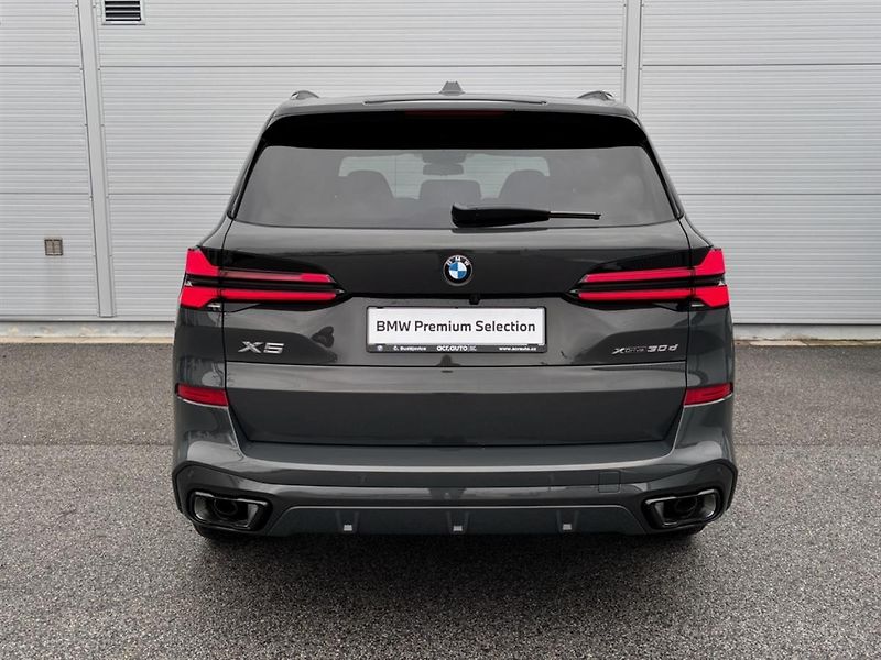 BMW X5 xDrive30d - fotka 7 z 17