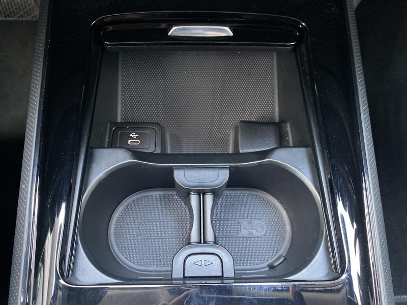 Mercedes-Benz GLB GLB 220 4M Advanced - fotka 24 z 28