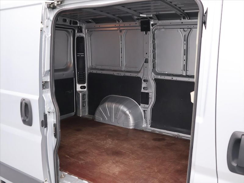 Peugeot Boxer 2,2 HDI 96kW Access CZ DPH - fotka 12 z 26