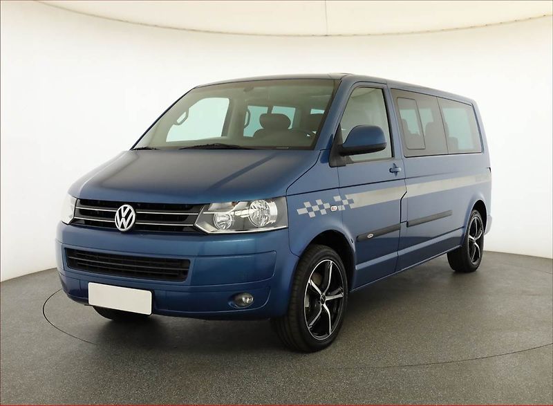 Volkswagen Multivan (2010) Comfortline 2.0 TDI 4Motion - fotka 2 z 17