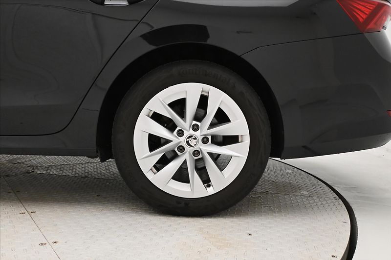 Škoda Octavia 1,5 TSI 110 kW DSG Style Záruk - fotka 32 z 32