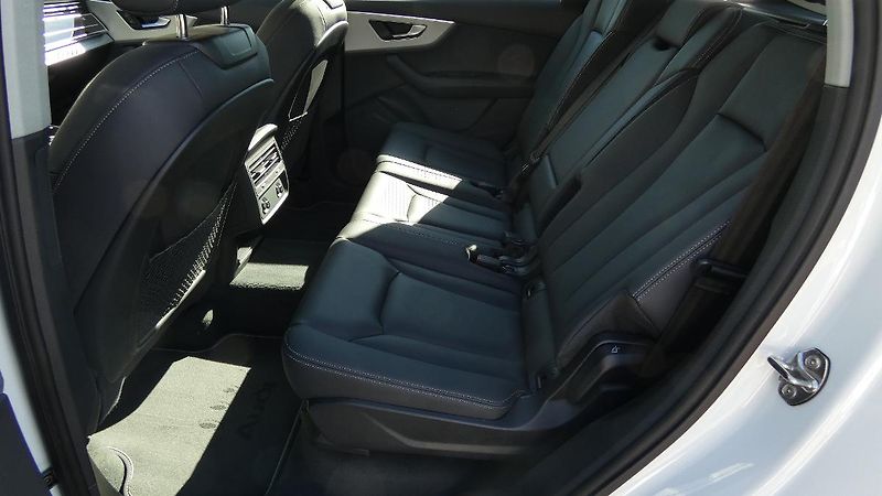 Audi Q7 45 TDI quattro tiptronic - fotka 21 z 26