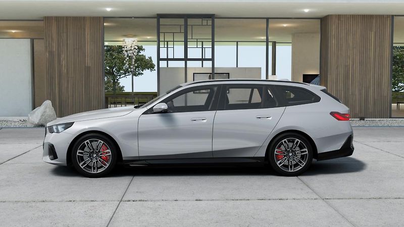 BMW Řada 5 540d xDrive Touring - fotka 5 z 14
