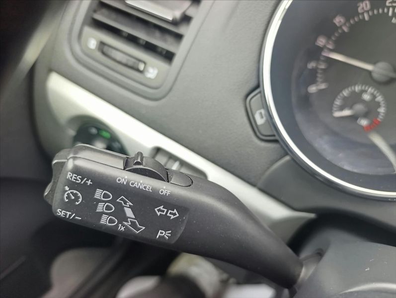Škoda Yeti 1,6 TDi Aut.klima,Navi.Kůže - fotka 30 z 35