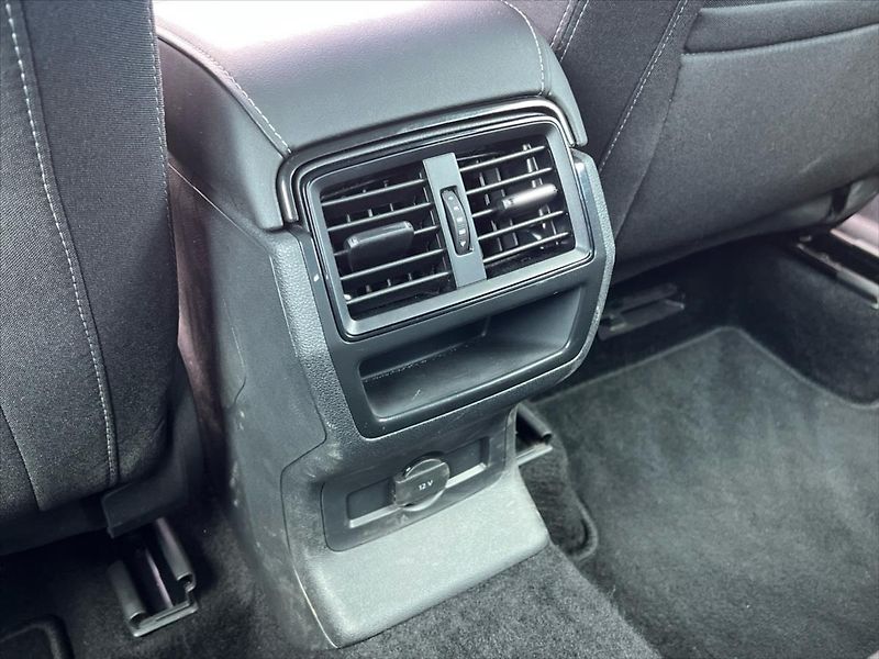 Škoda Karoq 1,5 TSi 110kW 7DSG SPORTLINE - fotka 21 z 27