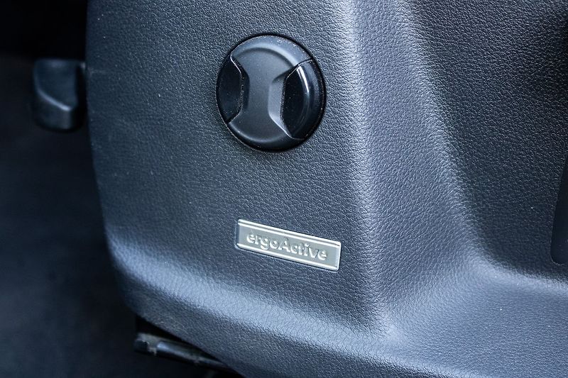 Volkswagen Touran 2.0 TDI, 110kW - fotka 11 z 45
