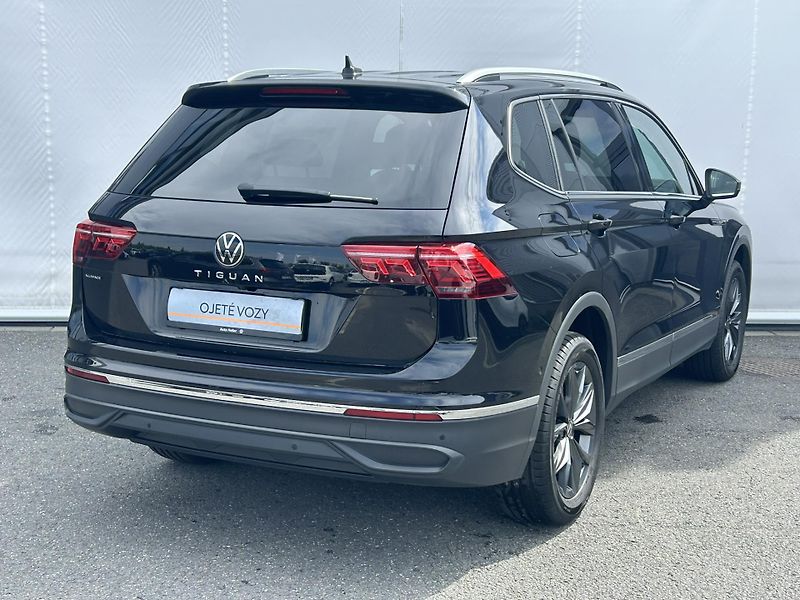 Volkswagen Tiguan 2.0TDI 110kW DSG - fotka 2 z 23