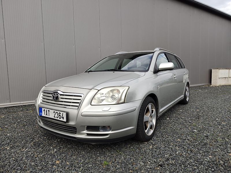 Toyota Avensis 2.4i   AUTOMAT - fotka 1 z 17