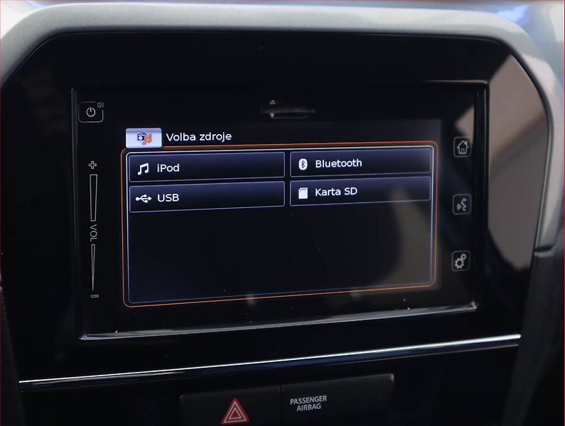 Suzuki Vitara (2015) 1.6 VVT, Tempomat - fotka 18 z 19