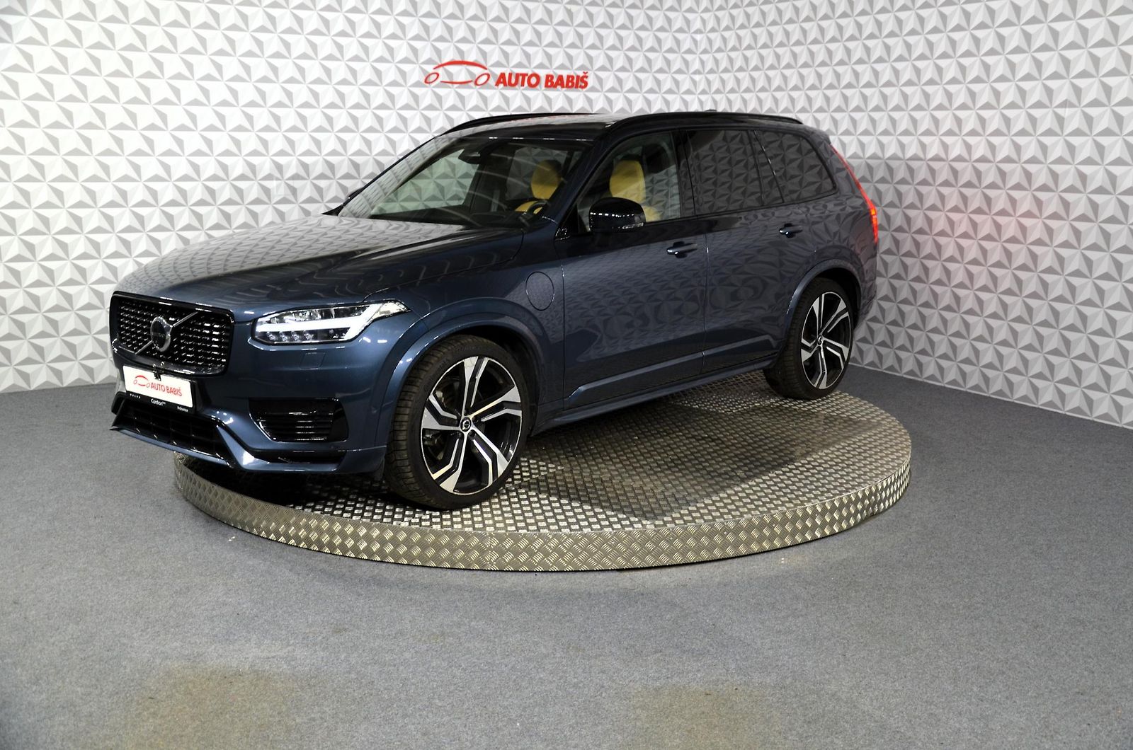 Volvo XC90 T8 PHEV Ultra Dark AWD AT