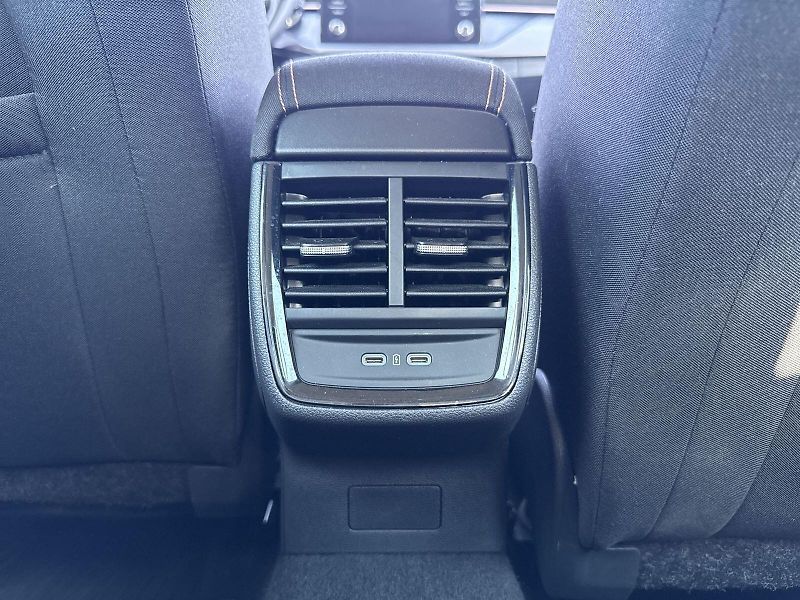 Škoda Kamiq (2023) 1.0 TSI Style - fotka 26 z 30