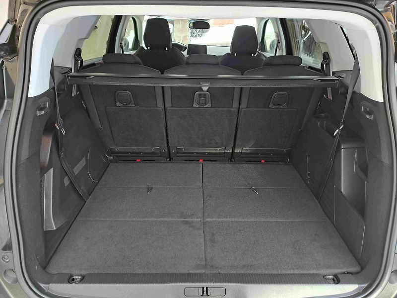Peugeot 5008 (2020) 1,2 PT EAT8 17ALU PDC NAVI - fotka 17 z 24
