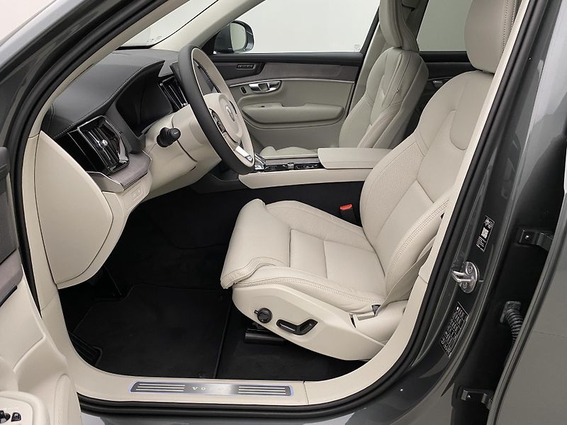 Volvo XC90 (2026) T8 AWD Plug-in BRIGHT PLUS 7m - fotka 3 z 70