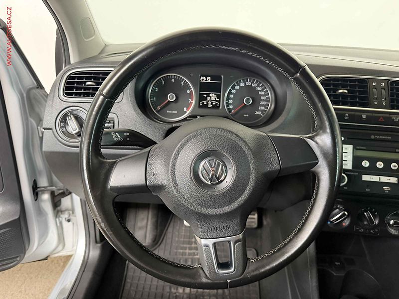 Volkswagen Polo (2012) 1.2 TSi, Style, výhřev sed - fotka 12 z 15