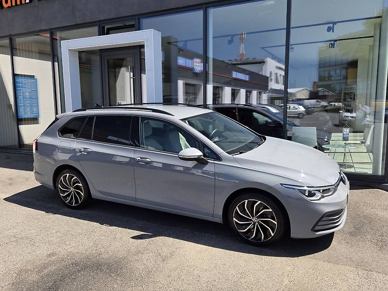 Volkswagen Golf (2023) 2.0 TDI DSG - fotka 4 z 39