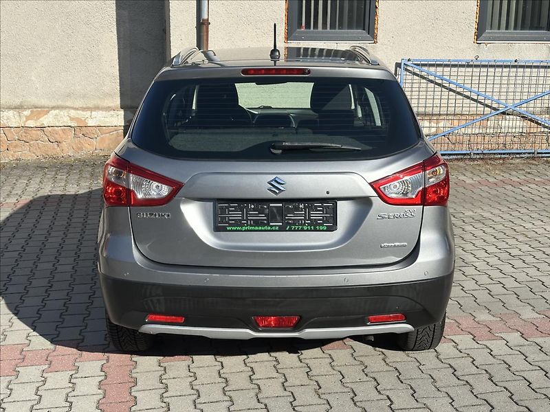 Suzuki SX4 S-Cross 1,6 4x4 AUTOMAT - fotka 4 z 28
