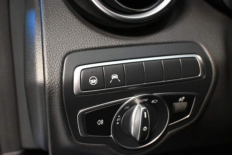 Mercedes-Benz Třídy C (2020) 2.0 300 DE T 9G-TRONIC LED 360 - fotka 17 z 47