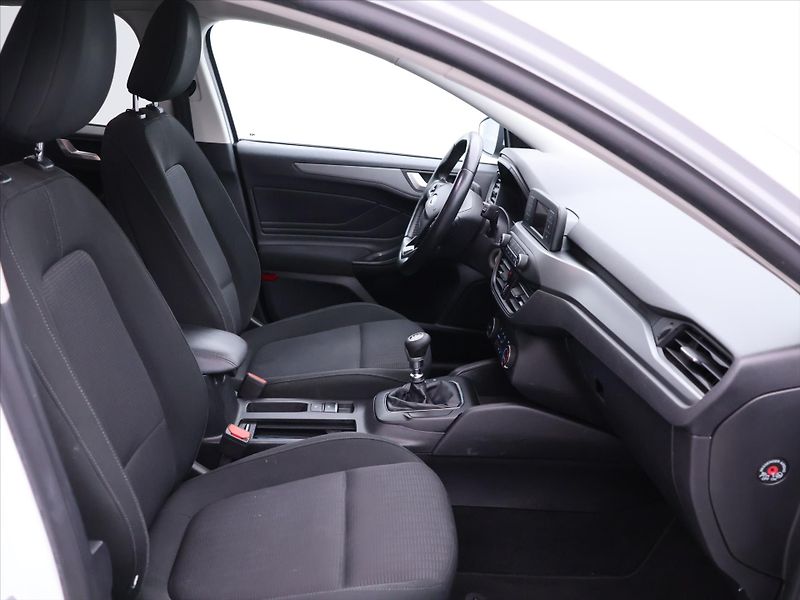 Ford Focus 1,0 EcoBoost 74kW CZ DPH - fotka 13 z 34