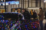 Vánoční průvod amerických aut.