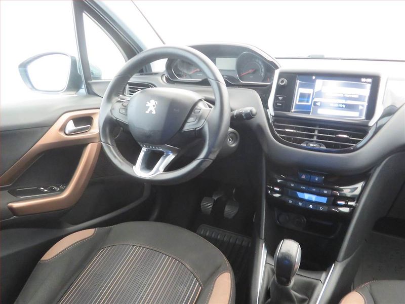 Peugeot 208 (2013) 1.2 PureTech, Serv.kniha - fotka 7 z 15