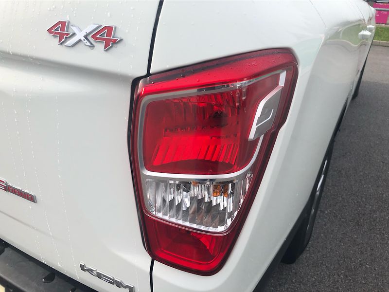 SsangYong Musso A Grand 2.2 e-XDi TD AT 4x4 - fotka 25 z 28