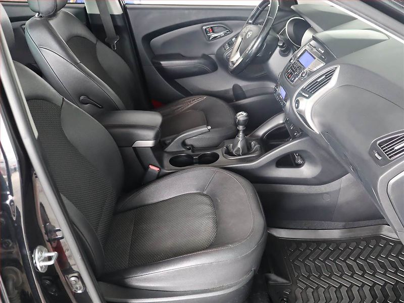 Hyundai ix35 (2013) 2.0 CRDi, 4X4, Tempomat - fotka 9 z 22
