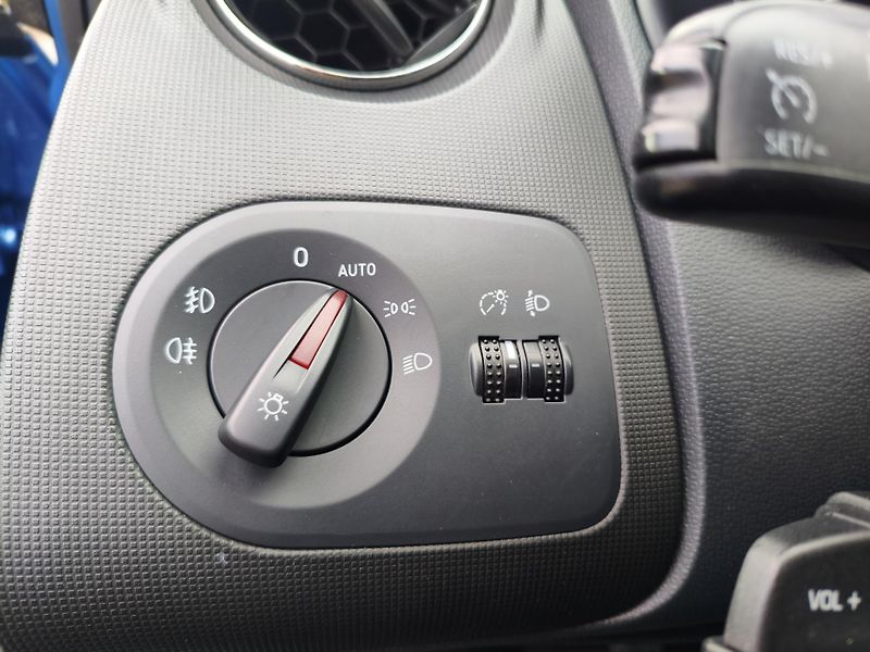Seat Ibiza (2014) 1,2 TSI 77Kw I-tech combi - fotka 26 z 33