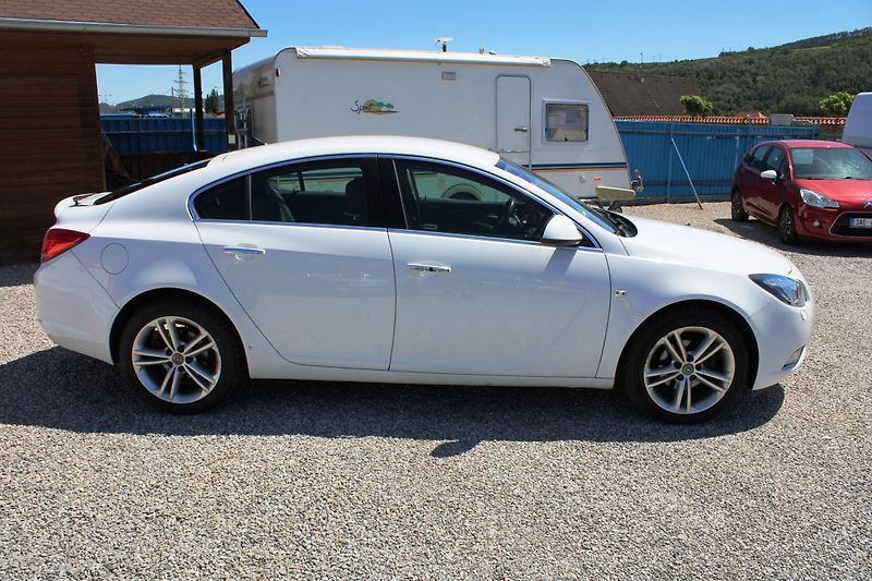 Opel Insignia (2011) REZERVACE - fotka 8 z 16