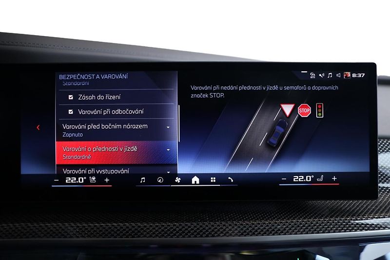 BMW i7 M70 - fotka 17 z 38