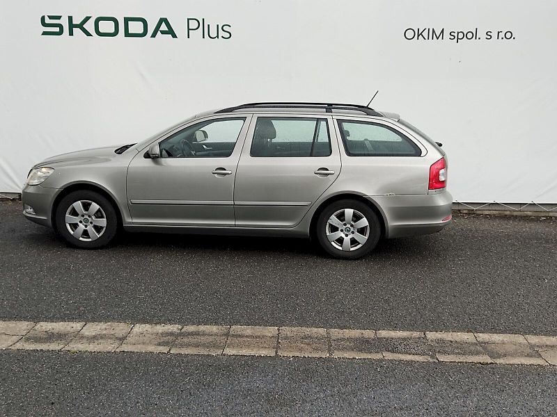 Škoda Octavia (2013) Combi Ambiente 1,6 Tdi 77 Kw - fotka 3 z 28