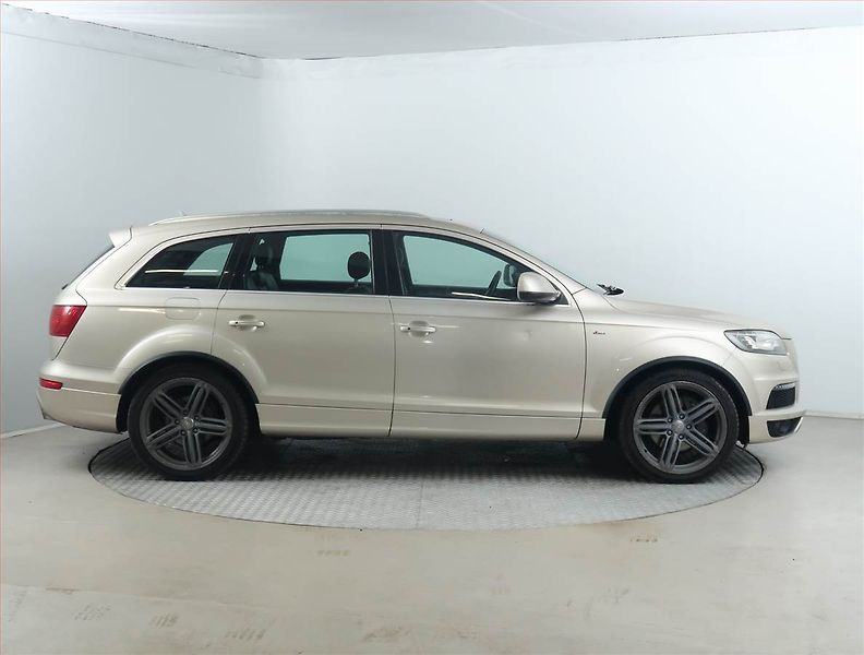 Audi Q7 (2013) S-Line 3.0 TDI, 4X4, Automat - fotka 6 z 26