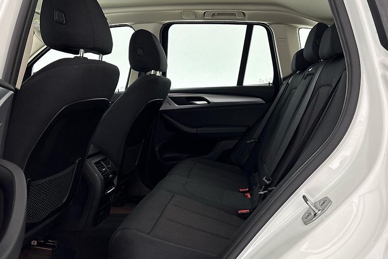 BMW X3 xDrive30i - fotka 8 z 23