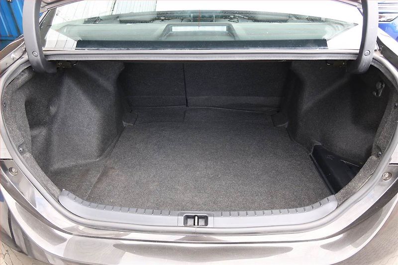 Toyota Corolla (2015) 1.6 Valvematic, Tempomat - fotka 13 z 18