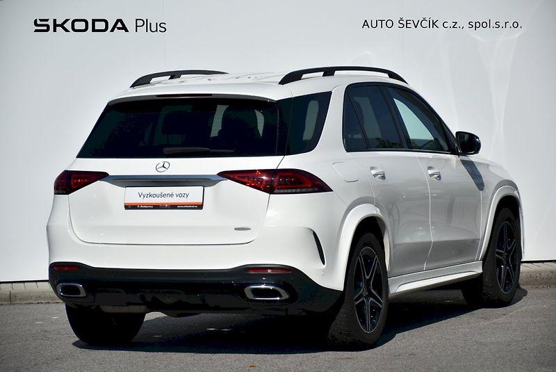 Mercedes-Benz GLE (2023) 300d - fotka 2 z 28
