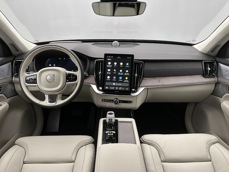Volvo XC90 (2026) B5 AWD AUT DARK ULTRA 7 míst - fotka 2 z 25