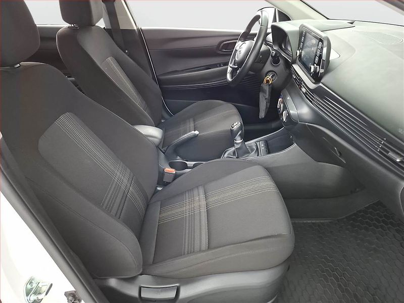 Hyundai i20 (2023) Smart 1.0 T-GDI, ČR,1.maj - fotka 9 z 15