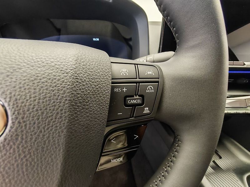 Toyota C-HR 2.0 Plug - in Hybrid ( 220k ) - fotka 25 z 37