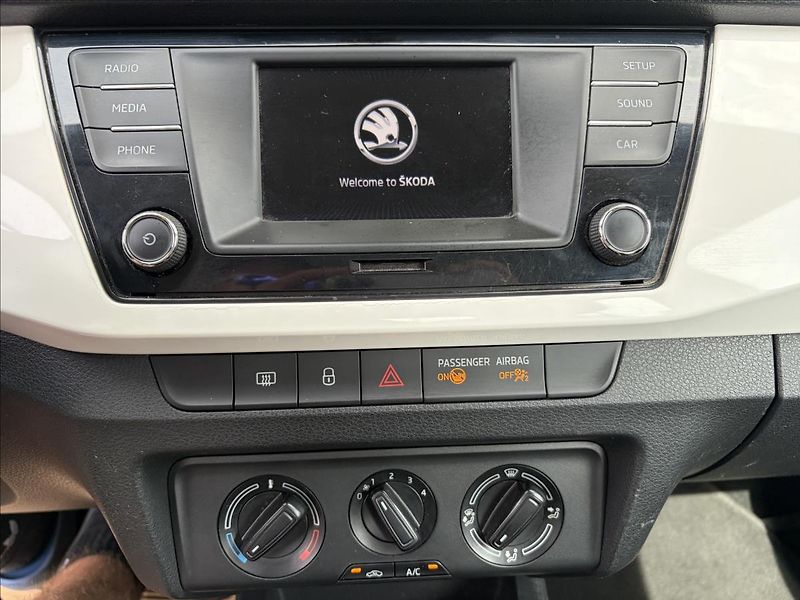 Škoda Fabia 1,2 TSi  Serviska,Senzory,AC - fotka 15 z 42