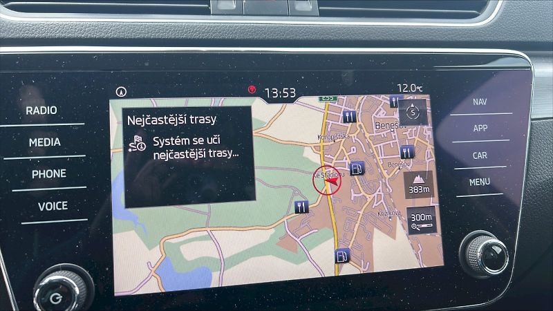 Škoda Superb (2018) 4X4GRT STY TD 140/2.0 A7F - fotka 22 z 30