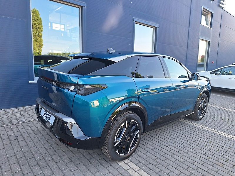 Peugeot 3008 (2026) GT Elektromotor 157 kW / 210 k - fotka 5 z 15